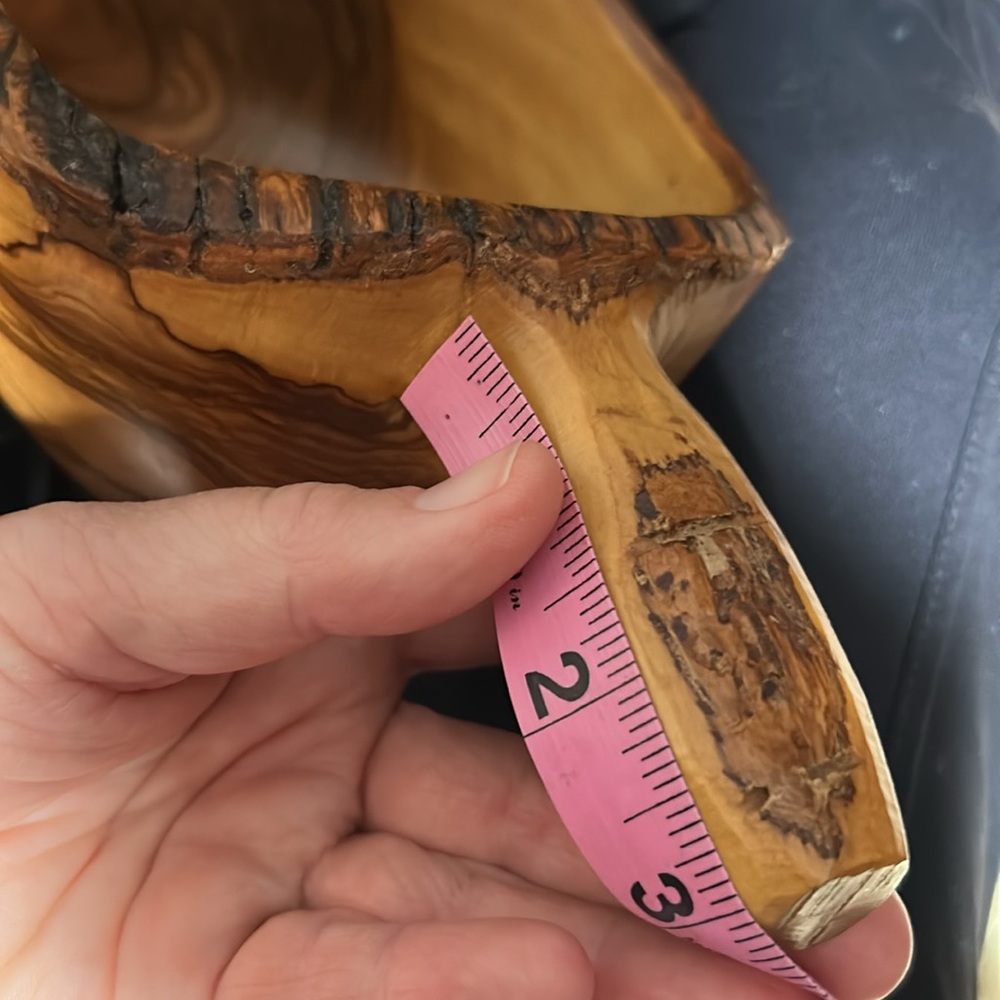Hand carved wood bowl with handle handmade - Picture 10 of 12